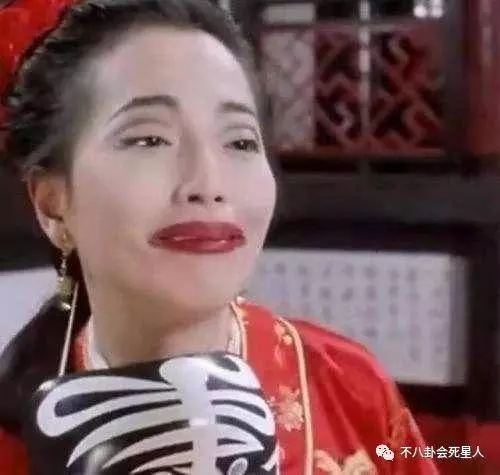 看完周星馳的「片場照片」,就能明白「為什麼明星都不願跟他合作?」