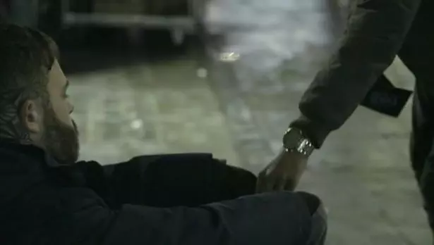 不要以為貧窮是因為懶惰,他的親身經歷告訴你:窮意味著毫無選擇~
