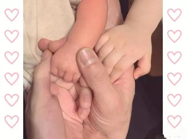 郭富城喜迎二胎,激動曬一家四口牽手照,配色透露寶寶性別,名字十分接地氣