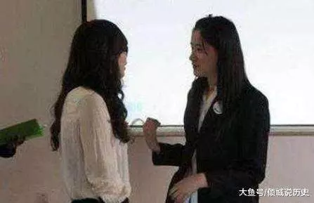 女面試官: 我來大姨媽,你能幫我接杯熱水嗎?男子「機智應答」竟被當場錄用
