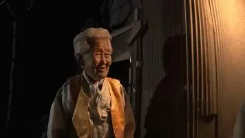 他們從15歲就在一起…「相愛75年」還像熱戀情侶 爺爺躺下那一刻感動全網:重新相信愛情了!