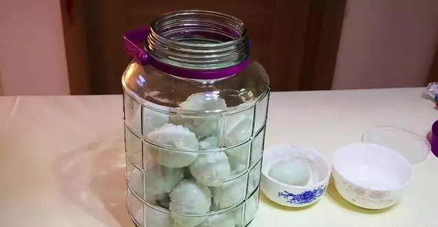 醃鹹鴨蛋,不要用鹽水泡了,老媽用40年的土方法,時間短,油還多,比買的好吃太多