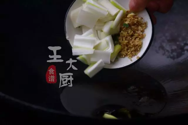 家常牛肉燉蘿卜,牛肉酥爛,蘿卜入口即化,湯鮮味美的下飯菜