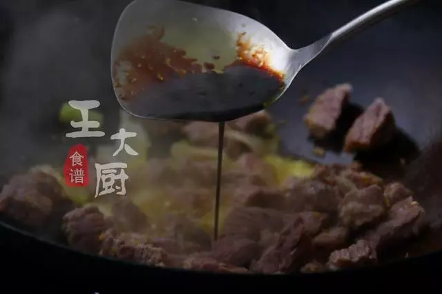 家常牛肉燉蘿卜,牛肉酥爛,蘿卜入口即化,湯鮮味美的下飯菜