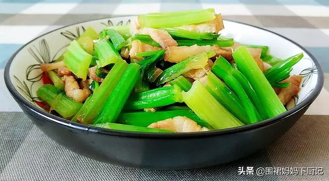 晚上吃啥?推薦10道家常小炒,葷素搭配、營養好吃,關鍵是省事