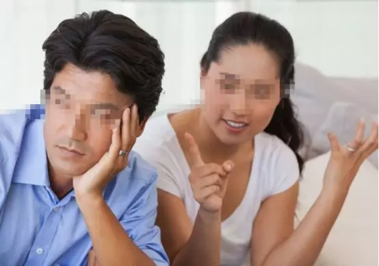 小姑子結婚,嫂子送別墅,她炫富帶婆家人前去開眼,推開門,蒙了