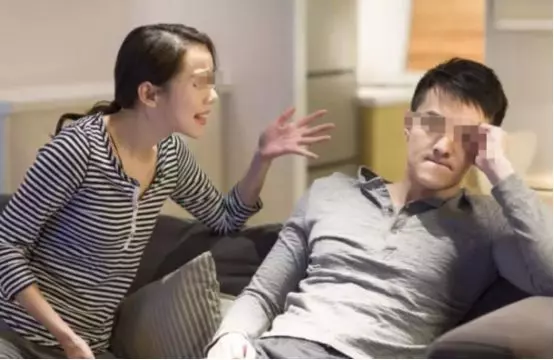 離婚第二天,丈夫夢到妻子被人污辱,著急跑回家,衝進臥室蒙了
