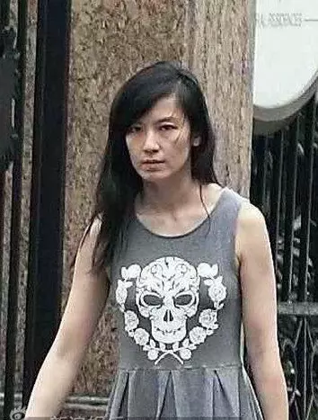 昔日性感女星「林熙蕾」!竟變邋遢主婦!?身材走樣面容憔悴!網友:女神形象全崩毀!!