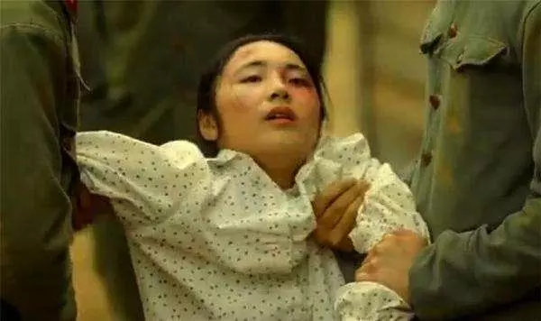 南京大屠殺中,鬼子淩辱過的女人為何一定要處死,老兵最後揭開謎團