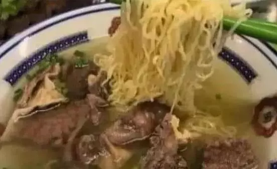 陳小春開麵館,一碗麵賣到165元台幣,端上一看食客感嘆:無話可說