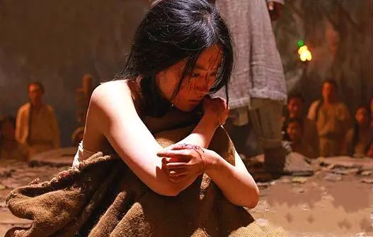 史上最美的女英雄:19歲當將軍,一心為民,卻死狀悽慘,來看看她的故事!