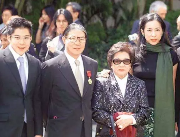 富二代霍啟剛:看了前任現狀,再看現任妻子,差距真是天差地別!