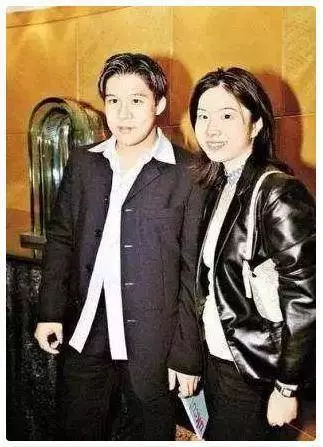 富二代霍啟剛:看了前任現狀,再看現任妻子,差距真是天差地別!
