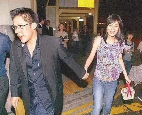 富二代霍啟剛:看了前任現狀,再看現任妻子,差距真是天差地別!