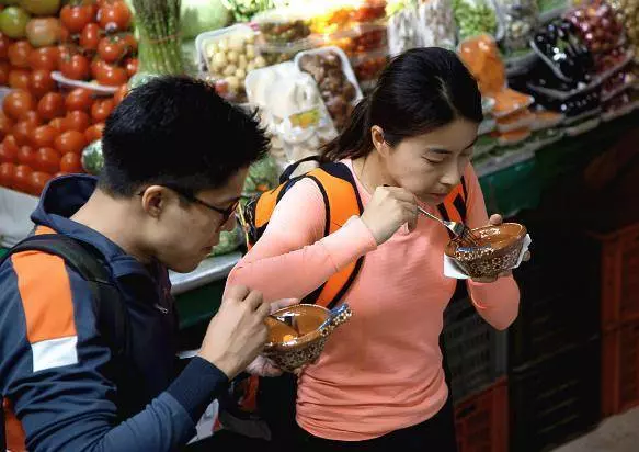 富二代霍啟剛:看了前任現狀,再看現任妻子,差距真是天差地別!