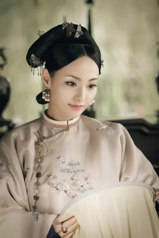 不被婆婆認可,但依然被老公寵成公主,如今每年零花錢高達2億!