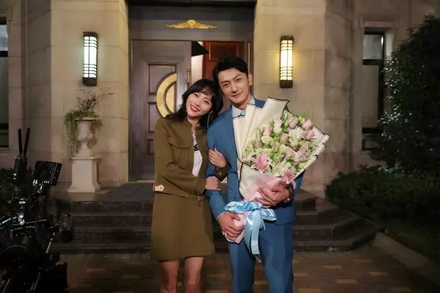 不被婆婆認可,但依然被老公寵成公主,如今每年零花錢高達2億!