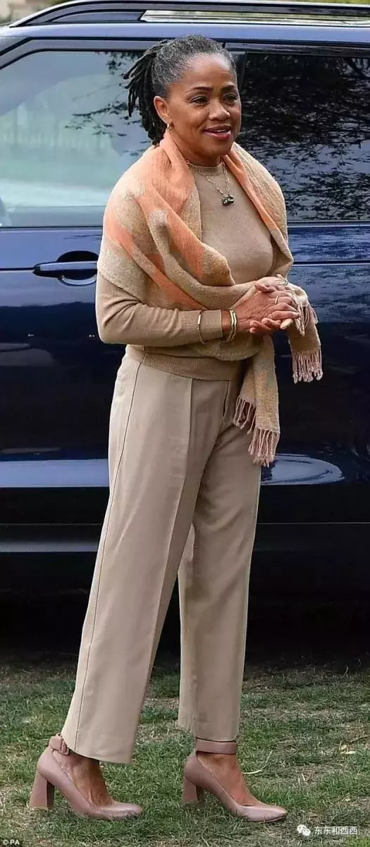 梅根她媽才是讓人服氣的硬核老母,這位王子丈母娘的經歷絕對圈粉!