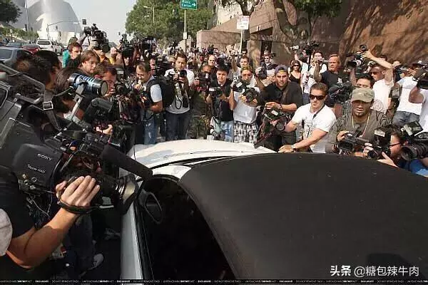 布蘭妮又被強制送進神經病院?!請美國對世界第一甜心善良點吧!