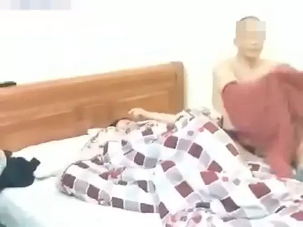 ◤說黃道黑◢ 不准學生看咸片 老師自己去開房