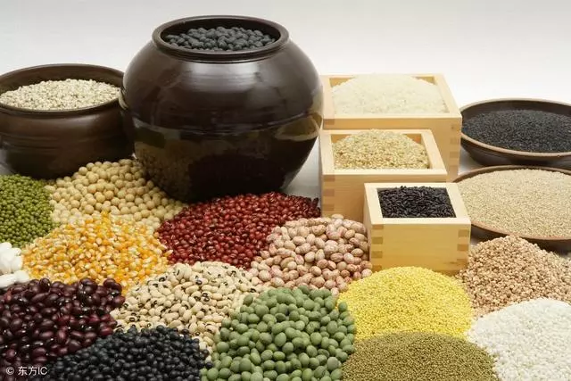 血液粘稠容易血栓怎麼辦?醫生建議:日常多吃這七類食物,減少血栓發生