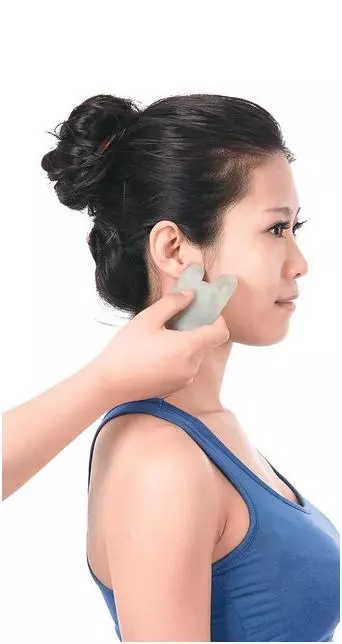 年紀大出現耳聾、耳鳴?醫生提醒,按摩這5個穴位,有效緩解症狀