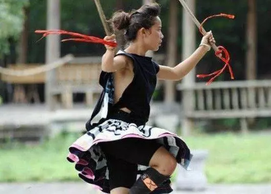 男子因為一張旅遊簡介「興」致勃勃的去朝聖,沒想到到了當地立刻崩潰!