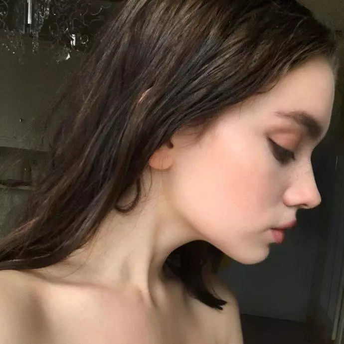 這個樣子才14歲?!顛倒科學的俄羅斯小女孩,讓所有大人都開始有犯罪的衝動?!