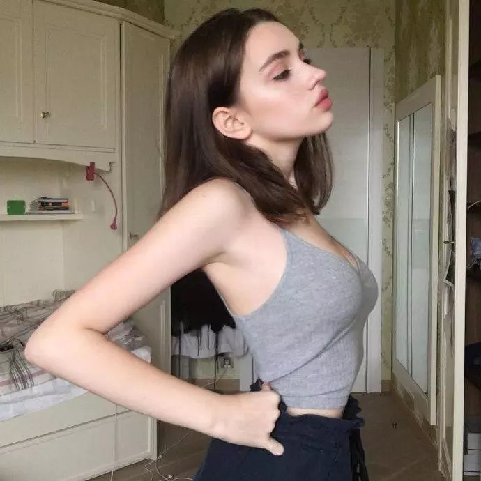 這個樣子才14歲?!顛倒科學的俄羅斯小女孩,讓所有大人都開始有犯罪的衝動?!