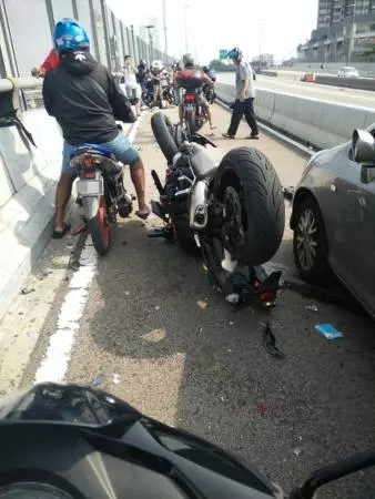 關卡摩哆專用道車禍 司機誤闖 撞傷騎士