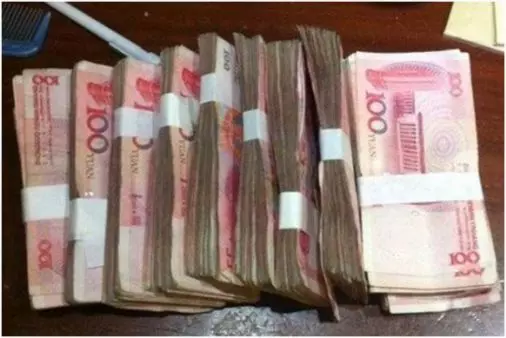 父親生前欠下二十萬,大兒子裝聾作啞,小兒子還債,見到債主蒙了