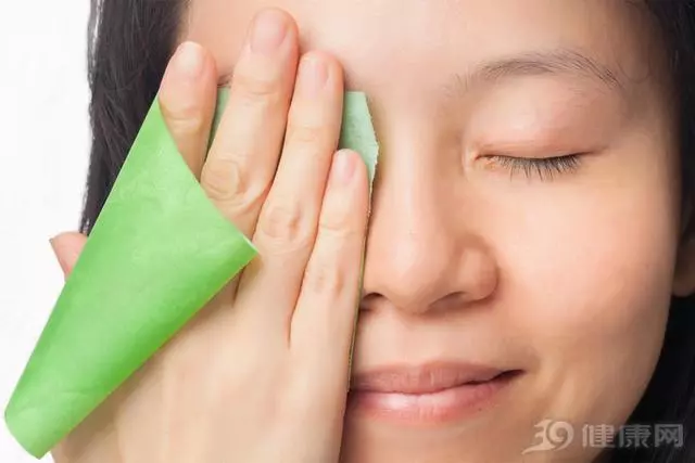 中醫提醒:體內濕氣重,5個異常會顯而易見,該祛濕了