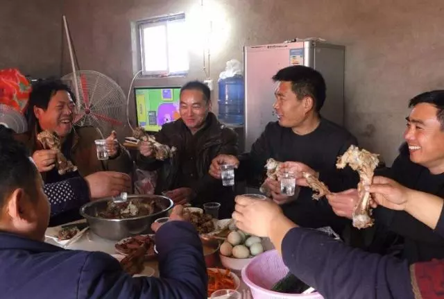 第一次去男友家,他家人待我很好,吃完飯後,我果斷提出分手