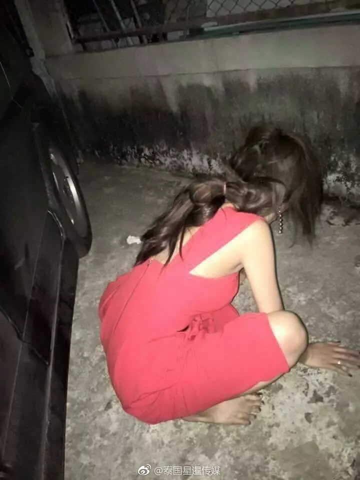 紅衣正妹喝醉酒後被人「撿」帶回家拍下「一系列不雅照」...驚人的「現場直擊」!