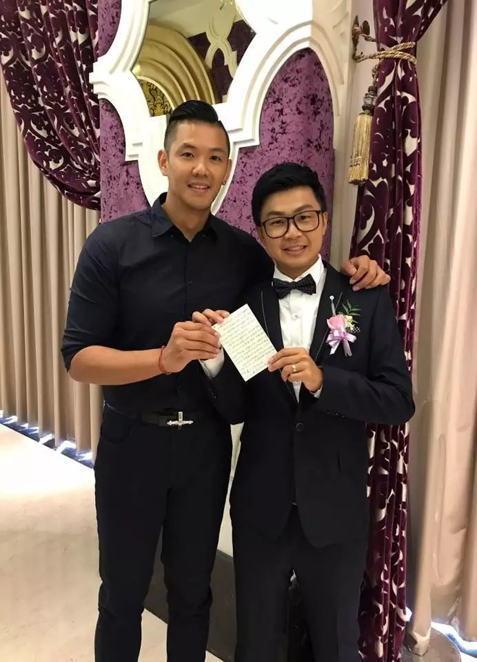 13年前幫助警員全家度難關!陳建州驚喜收到「員警兒子喜訊」 婚禮上一封信讓人淚崩