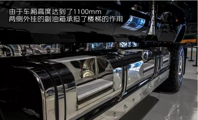 男子貸款百萬買了一輛進口豪車,一個月後加油站笑了,他哭了!