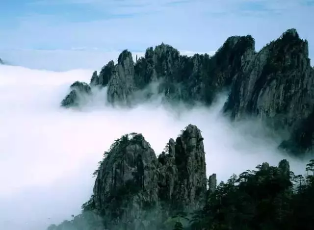人,一定要懂得轉彎,該得到的不要錯過,該失去的,灑脫地放棄!