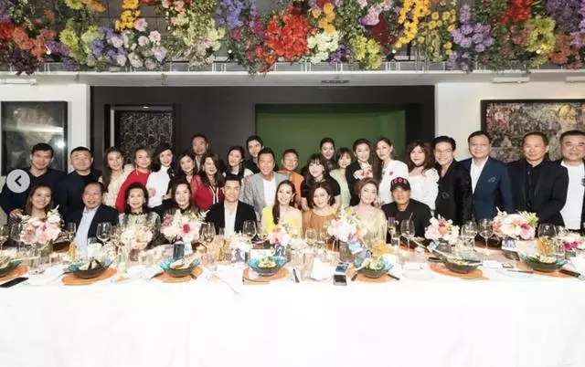 壕!甄子丹杜拜為嬌妻大搞生日趴,宴請圈中好友畫面太奢華!