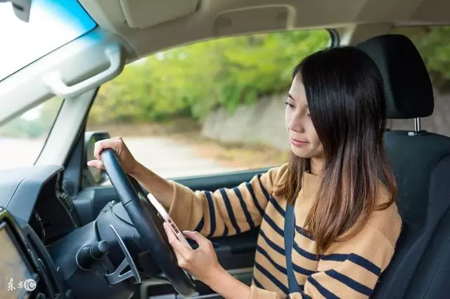有媽媽比婆婆壞的嗎?我開新車回娘家, 媽說的話讓我心痛