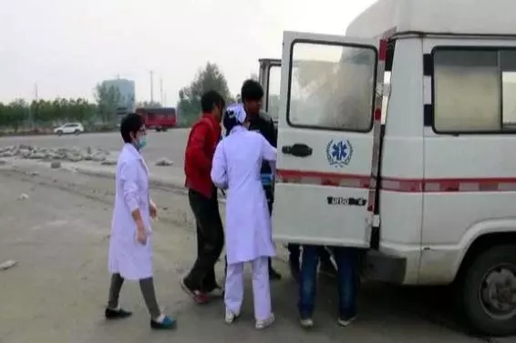 我因車禍腿部殘疾,他卻執意要娶我,無意得知他的心思我趕緊逃離