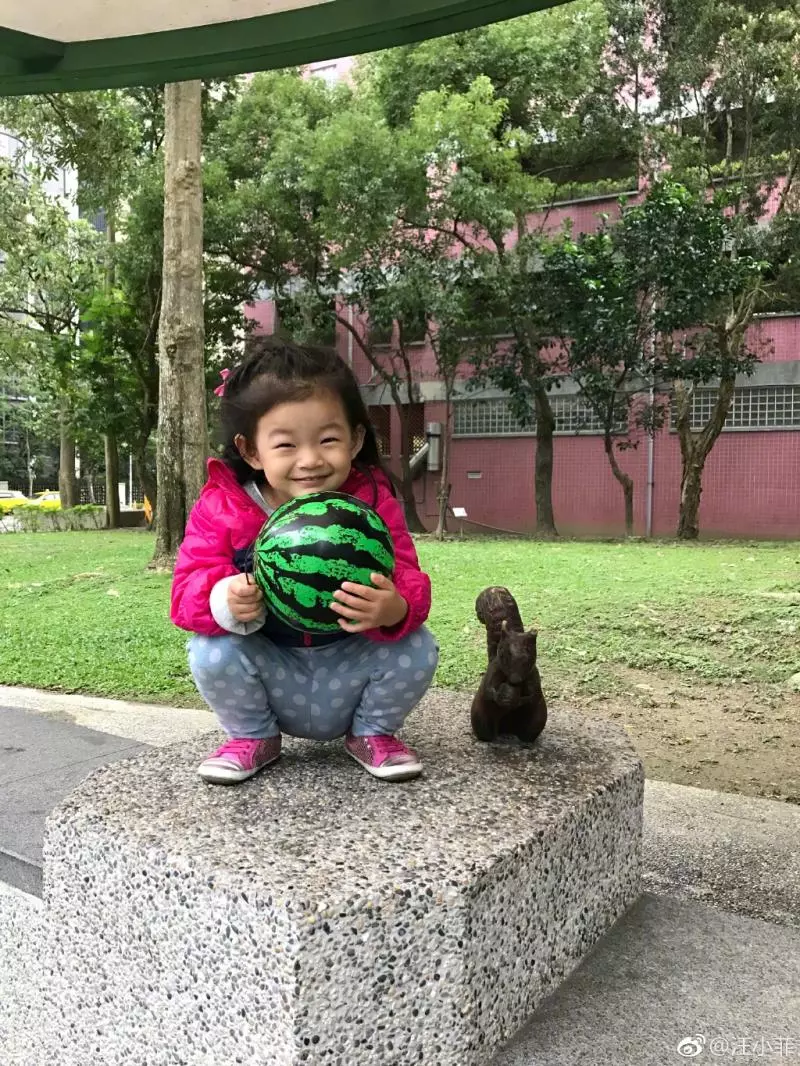 【基因太強大】大S「3歲兒子近照」罕見曝光,超挺的鼻子帥翻天!網友:怎麼這麼好看!