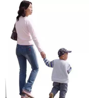 一個女人的教養,不在指甲不在鞋子,而在她的孩子身上