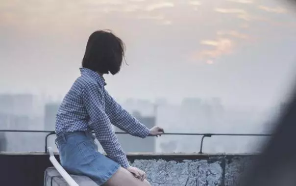 哥嫂撫養我長大,大哥去世前說一番話,讓老婆氣得跟我離了婚