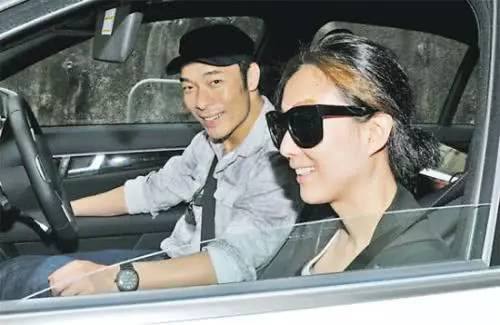 許志安黃心穎風波後人設崩塌,鄭秀文回娘家,為婚姻付出了太多!
