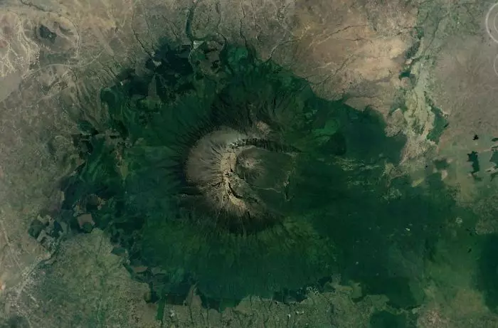 每天打開Google地圖仔細看… 男子找到30個「奇妙有趣」的衛星圖像