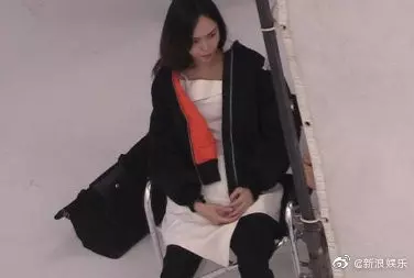 唐嫣懷孕了⁉️ 探班意外被拍到「肚子變大」, 還現身醫院婦產科?! 網友:有料到~