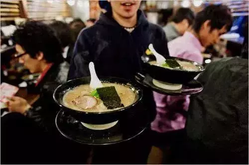 日本女孩從來不自己去吃拉麵,其中原因非常講究,外人都不理解