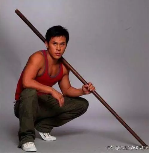只為報一飯之恩,15年他對周星馳不離不棄,劉德華都想拜他為師!