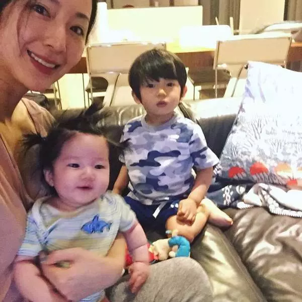 女兒「關在黑暗房間裡」嚇到大哭!隋棠嚇壞馬上衝進去解救,一推開門後,裡頭景象讓她傻眼!