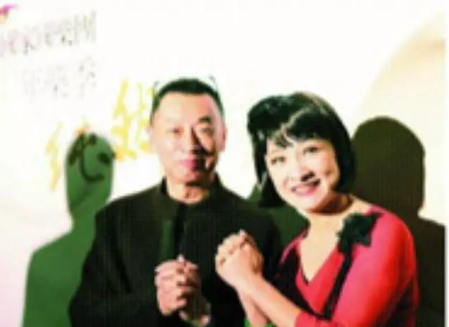 64歲黃香蓮為嫁院長老公,甘當3個孩子的後媽,毅然息影!12年後全家照曝光,網友:雨過天晴!